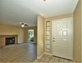 1161 Filbert Ave in Clovis, CA - Building Photo - Building Photo