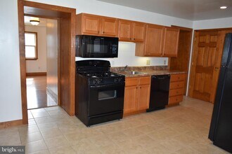 228 N Centre Ave-Unit -1 in Leesport, PA - Building Photo - Building Photo