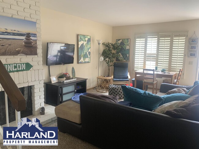 11864 Bernardo Terrace in San Diego, CA - Building Photo - Building Photo