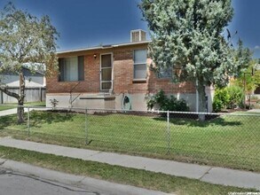 8177 Darin St-Unit -Downstairs in Midvale, UT - Building Photo - Building Photo