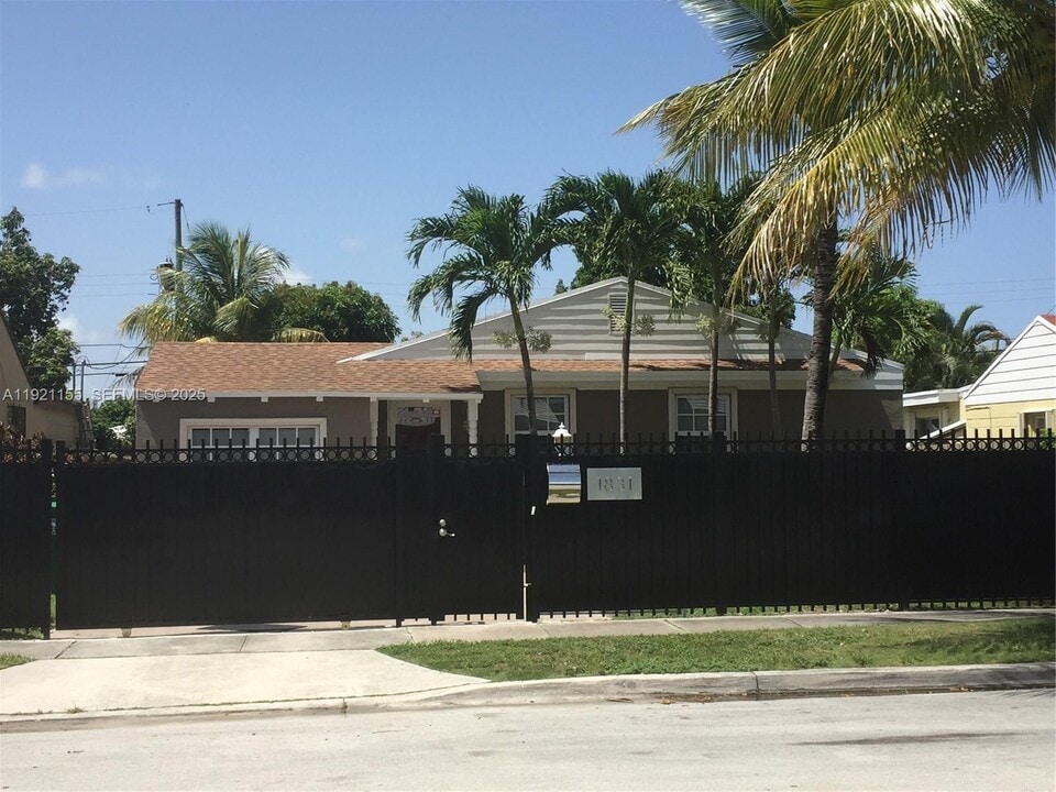 1831 SW 17th Terrace in Miami, FL - Building Photo