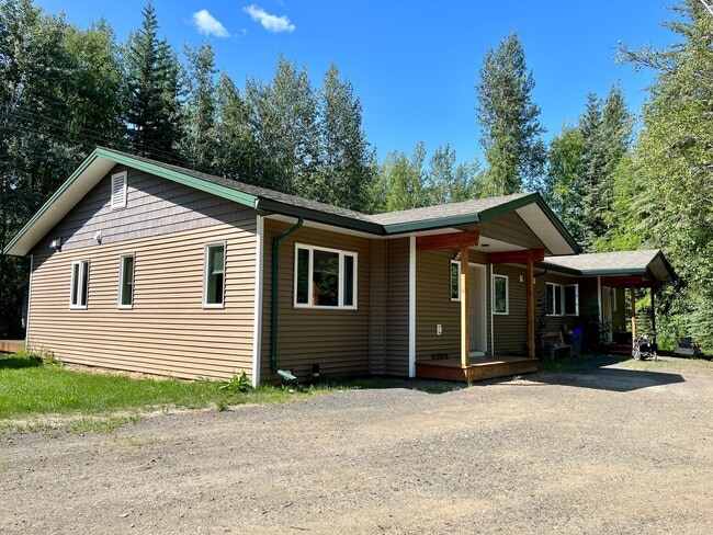 757 Joy Dr in North Pole, AK - Building Photo - Building Photo
