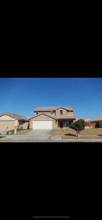 316 Jackrabbit Dr in El Centro, CA - Building Photo