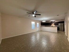 2521 La Parra Ln in Laredo, TX - Building Photo - Building Photo