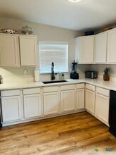 367 S Academy Ave in New Braunfels, TX - Building Photo - Building Photo