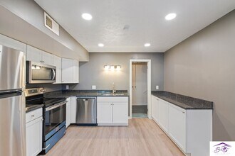 3012 Menke Cir in Omaha, NE - Foto de edificio - Building Photo