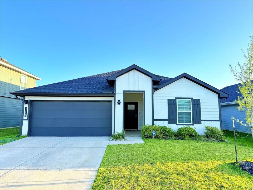 31611 Farlam Farms Trl in Brookshire, TX - Building Photo