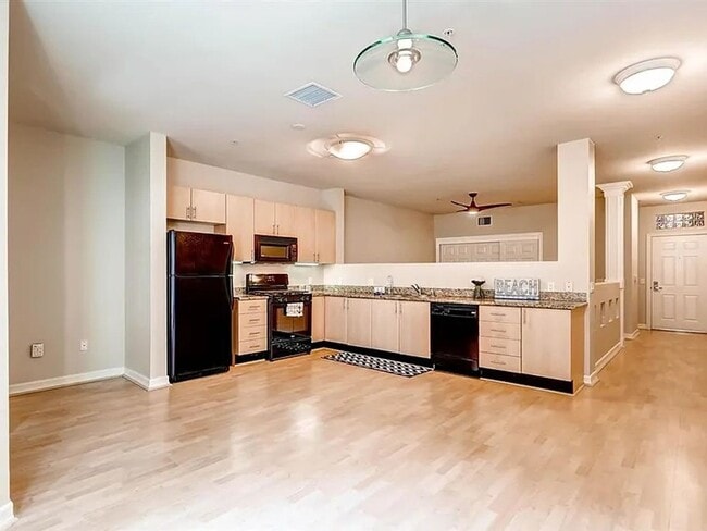 1465 C St in San Diego, CA - Building Photo - Building Photo