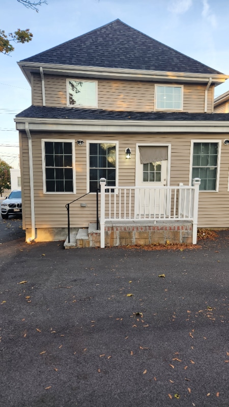 300 Quincy Ave
