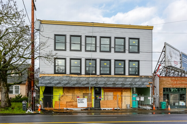 C-Channel Lofts in Portland, OR - Building Photo - Building Photo