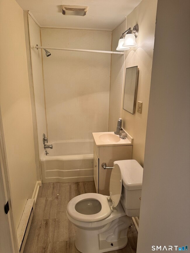 55 Spring St in Enfield, CT - Building Photo - Building Photo