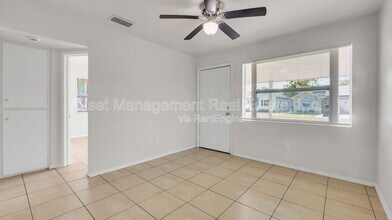 1711 45th St S in St. Petersburg, FL - Foto de edificio - Building Photo