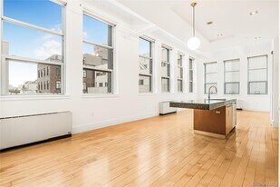 55 Berry St in Brooklyn, NY - Building Photo