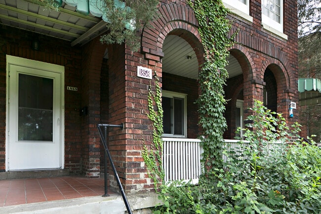 1858 Shaw Ave, Unit 1858 in Pittsburgh, PA - Foto de edificio - Building Photo