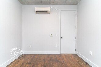 31-19 37th St, Unit 4D in Queens, NY - Building Photo - Building Photo