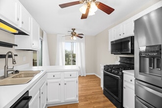 7010 Brighton Ct in Woodridge, IL - Building Photo - Building Photo