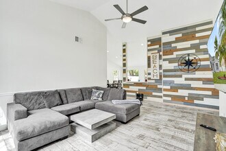 8467 Dynasty Dr in Boca Raton, FL - Building Photo - Building Photo