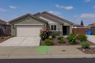 1385 Deerwood St in Plumas Lake, CA - Building Photo - Building Photo