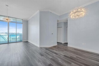 7900 Harbor Island Dr in Miami Beach, FL - Building Photo - Building Photo