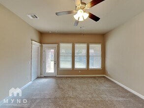 1012 Merlin Dr in Norman, OK - Foto de edificio - Building Photo