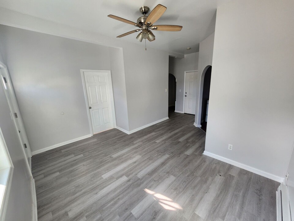 408 NY-52-Unit -Unit 1 in Woodbourne, NY - Building Photo