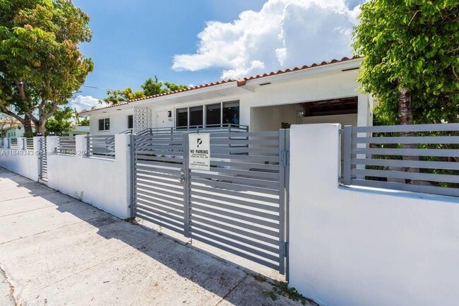 property at 962 SW 6th Ave