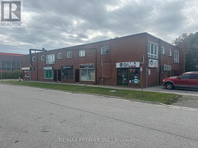 92 Wolfe St in Oshawa, ON - Building Photo - Building Photo