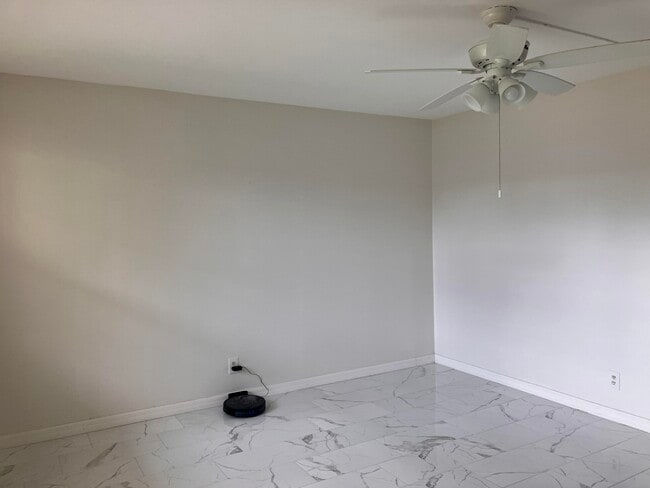 360 Windsor P in West Palm Beach, FL - Building Photo - Building Photo