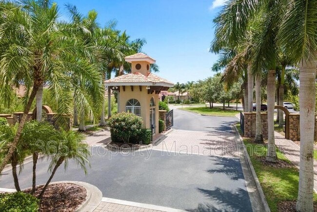 15257 Mille Fiore Blvd in Port Charlotte, FL - Foto de edificio - Building Photo
