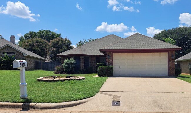 9008 Topperwind Ct in Fort Worth, TX - Building Photo - Building Photo
