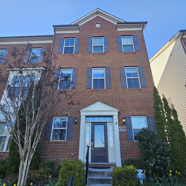 4380 Shamrock Dr in Monrovia, MD - Foto de edificio - Building Photo