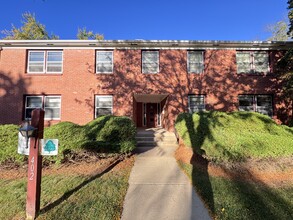 402 Palomino Ln, Unit 1N in Madison, WI - Foto de edificio - Building Photo