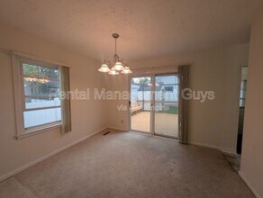 5027 6th St NE in Minneapolis, MN - Building Photo - Building Photo