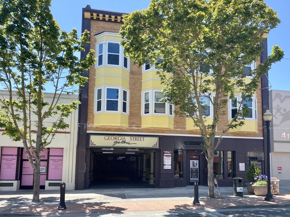 Galleria Apartments in Vallejo, CA - Building Photo