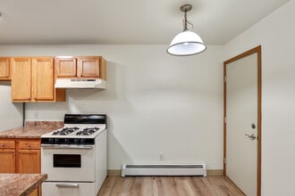 Parkview Apartments in Wyoming, MI - Building Photo - Building Photo