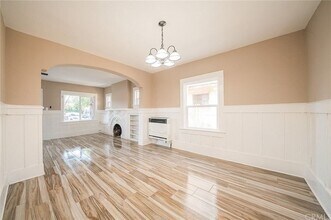 1207 E 55th St in Los Angeles, CA - Building Photo - Building Photo