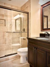 7604 Chelmsford Dr in Austin, TX - Foto de edificio - Building Photo