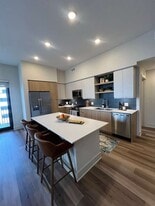 2910 SW 69th Ave, Unit 2 in Miami, FL - Building Photo