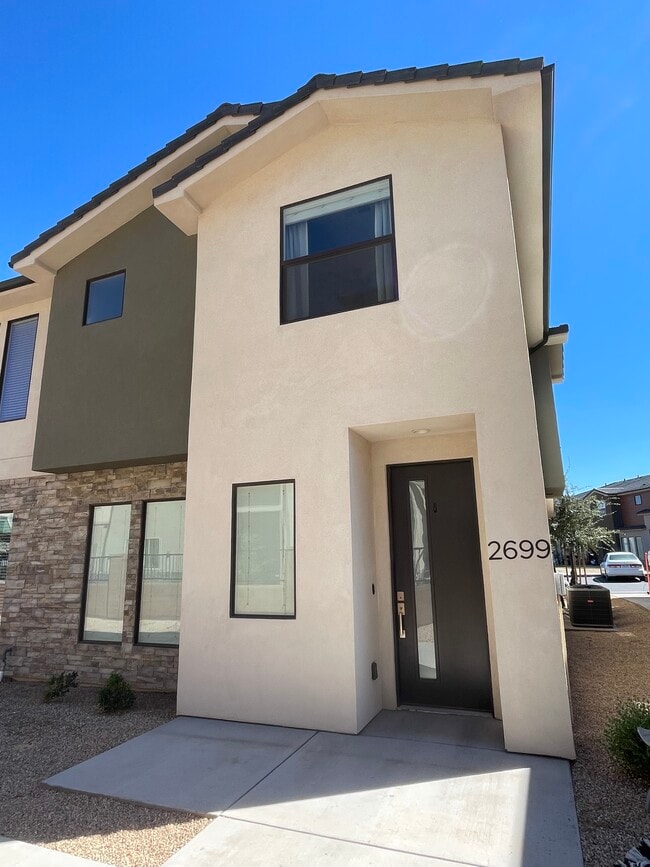 2699 E Gray Birch Dr in Saint George, UT - Building Photo - Building Photo
