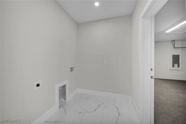 824 Calumet St E in Lehigh Acres, FL - Building Photo - Building Photo