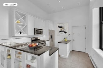 53 Grand St in New York, NY - Building Photo - Building Photo