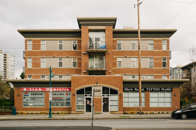 3240-3260 St. Johns St in Port Moody, BC - Building Photo - Building Photo