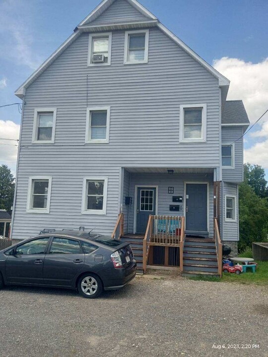 205 E Main St in Gouverneur, NY - Foto de edificio