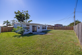 1712 Dodge Cir N in Melbourne, FL - Building Photo - Building Photo