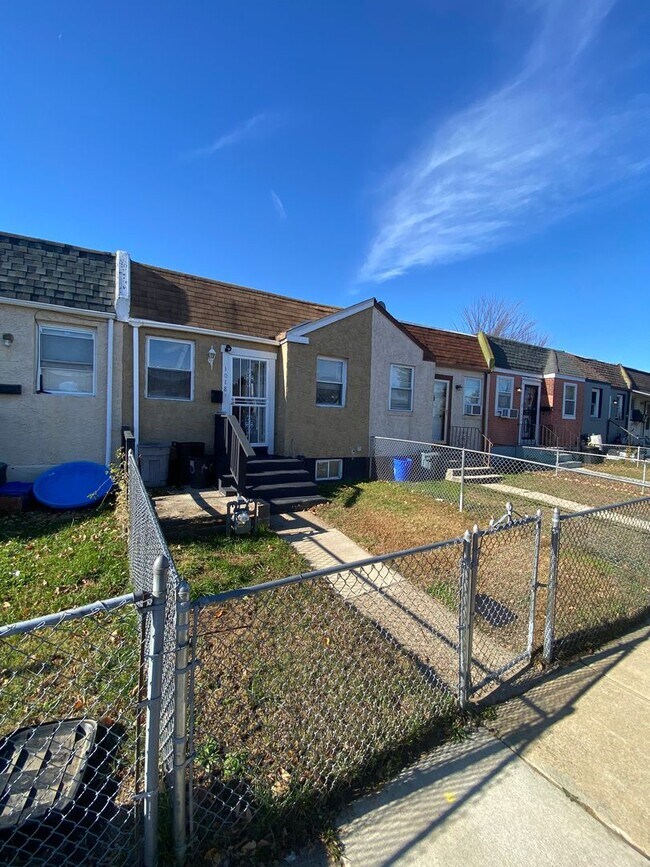 1018 Burnside Rd in Sharon Hill, PA - Building Photo - Building Photo