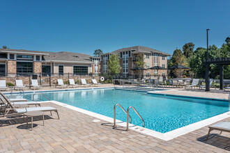 The Knoll at Stone View Apartments in Ruckersville, VA - Foto de edificio - Building Photo