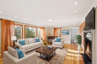 1250 Harbor Rd in Hewlett, NY - Building Photo - Building Photo