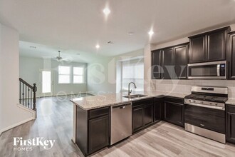 11631 Bakersfield Pass in San Antonio, TX - Building Photo - Building Photo