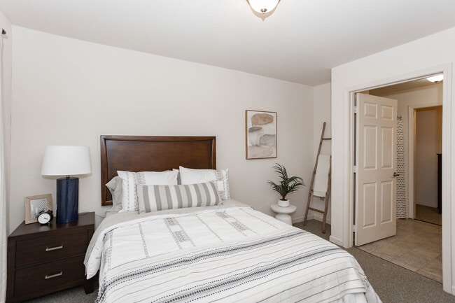 The Grove at Slippery Rock in Slippery Rock, PA - Foto de edificio - Interior Photo