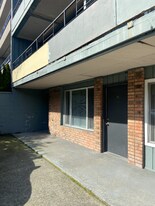 1215 Queen Anne Ave N in Seattle, WA - Building Photo